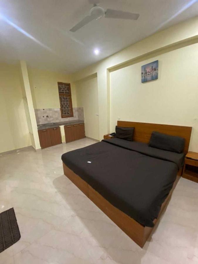 Hotel O Devansh Inn New Delhi Exteriör bild