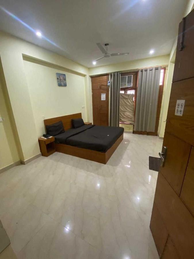 Hotel O Devansh Inn New Delhi Exteriör bild