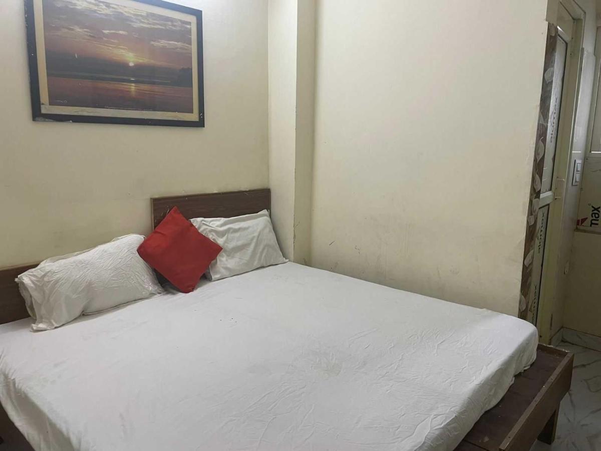 Hotel O Devansh Inn New Delhi Exteriör bild